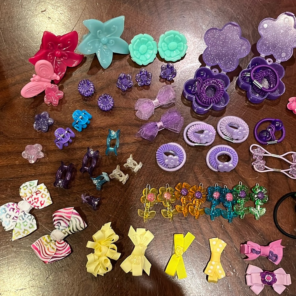 LOT of toddler/little girl accessories